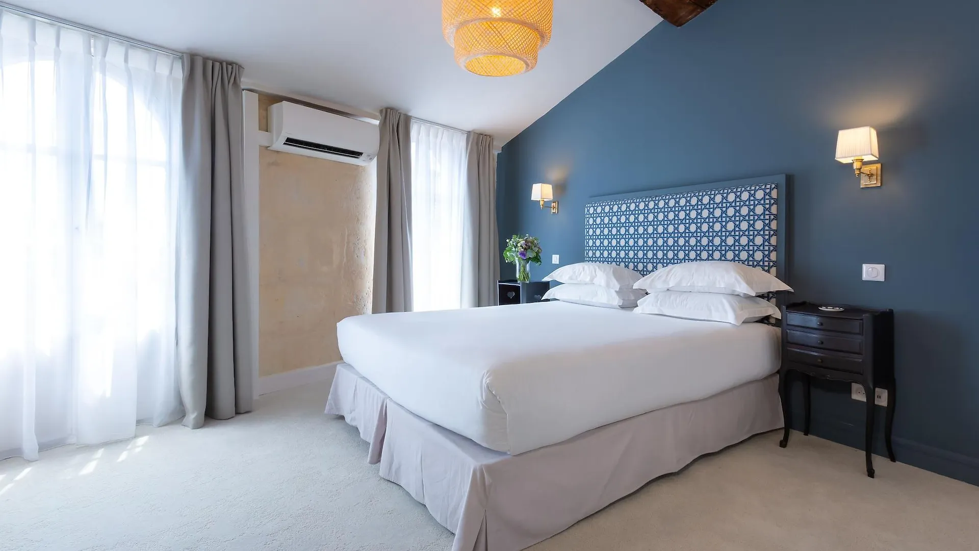 Hotel Le Relais De Poste Arles Centre Historique 2*,