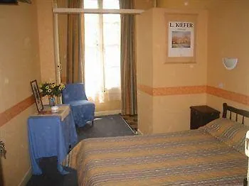 Hotel Le Relais De Poste Arles Centre Historique 2*,  Francia