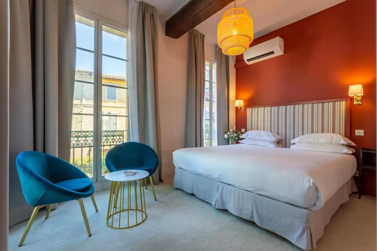 Hotel Le Relais De Poste Arles Centre Historique 2*,
