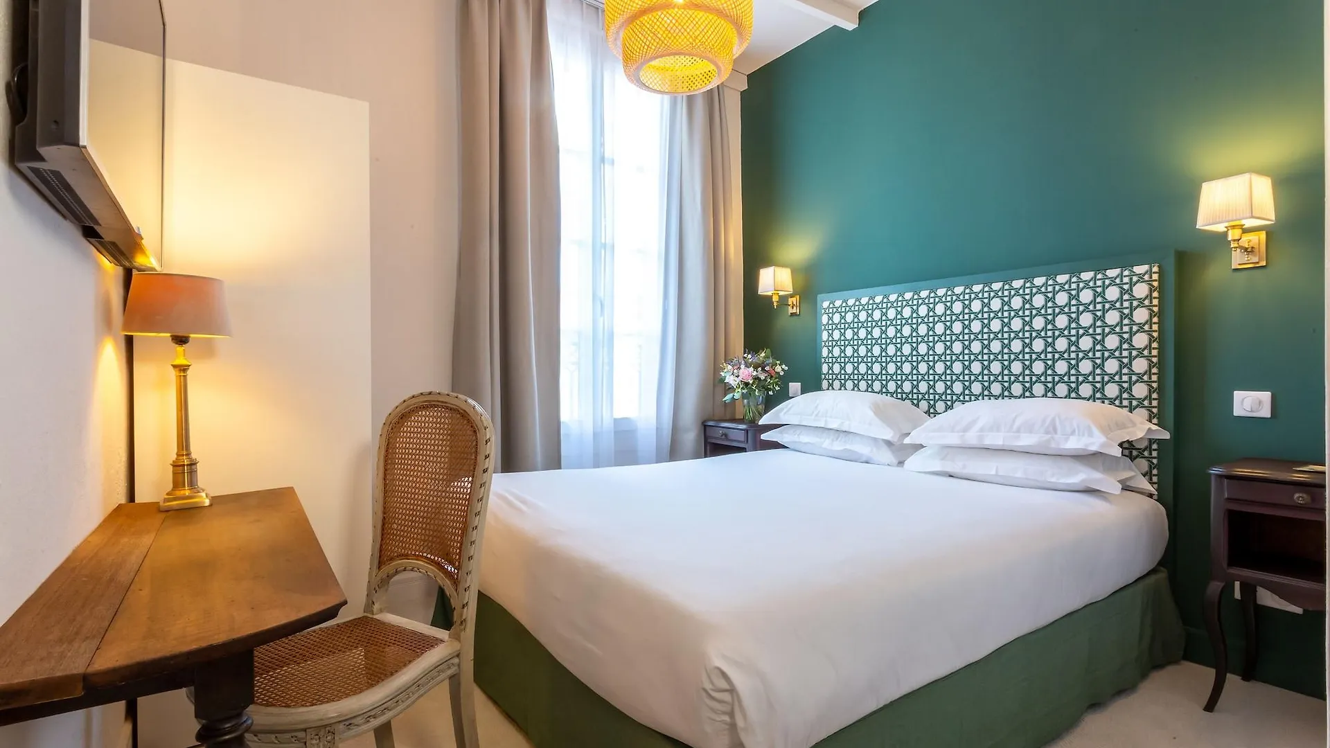 Hotel Le Relais De Poste Arles Centre Historique 2*,