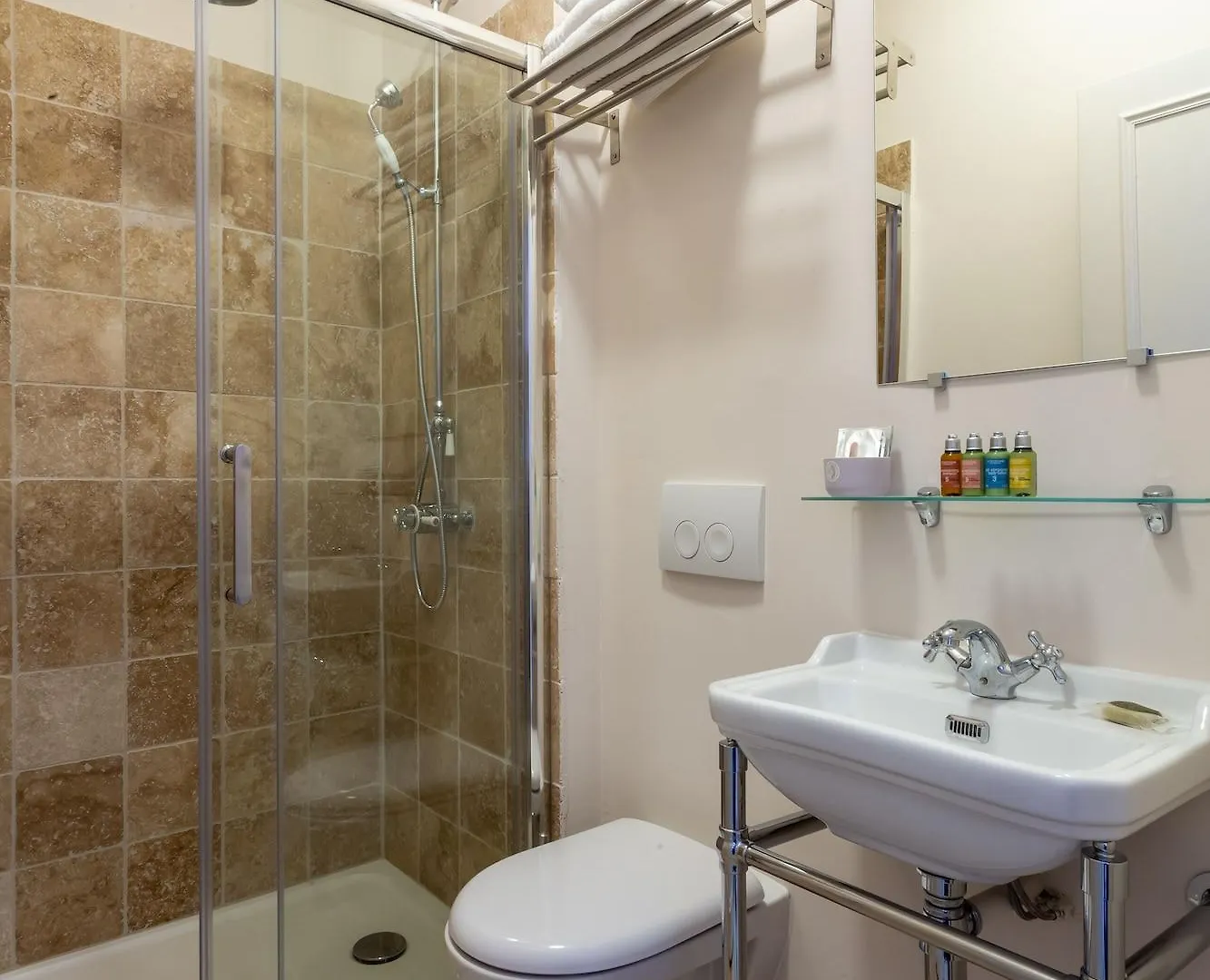 Hotel Le Relais De Poste Arles Centre Historique 2*,